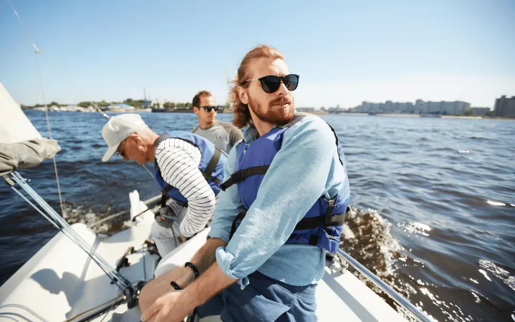 Maenner segeln